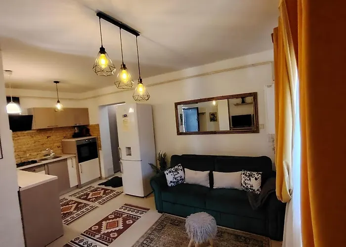 Charm 2 Palas Apartment